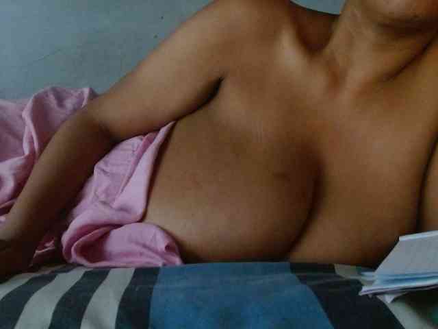 diamondboobs44dddx webcam