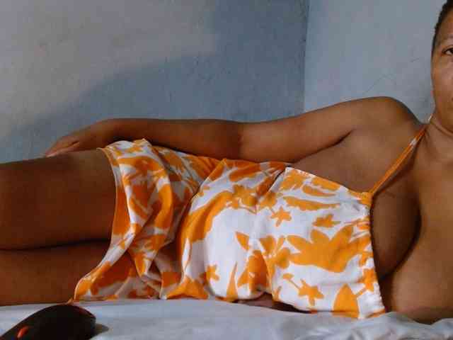 diamondboobs44dddx webcam
