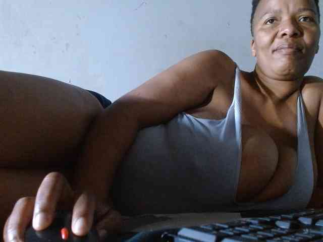 diamondboobs44dddx webcam