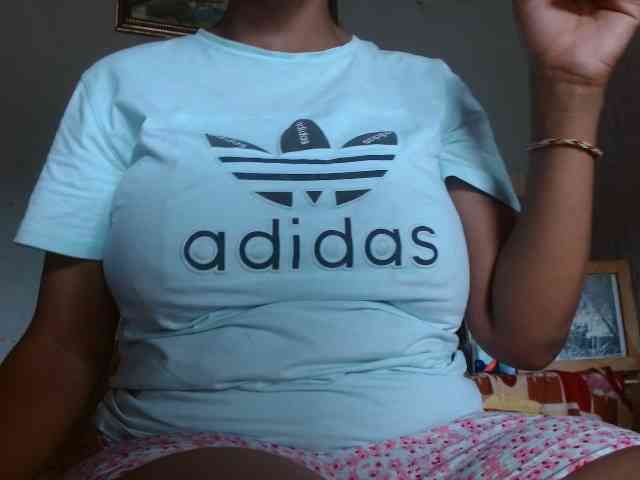 diamondboobs44dddx webcam