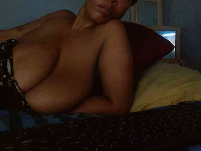 diamondboobs44dddx webcam