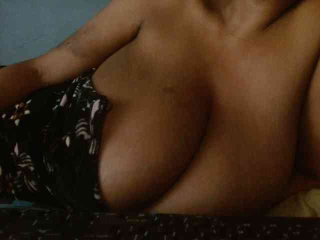 diamondboobs44dddx webcam
