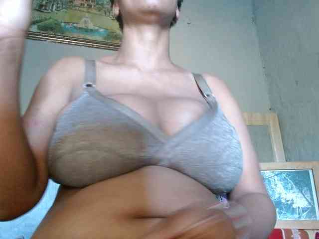 diamondboobs44dddx webcam