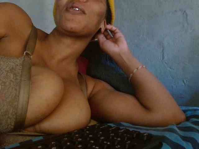 diamondboobs44dddx webcam