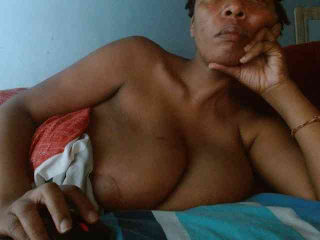 diamondboobs44dddx webcam