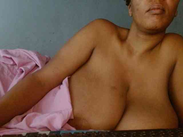 diamondboobs44dddx webcam