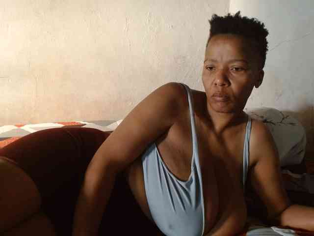 diamondboobs44dddx webcam
