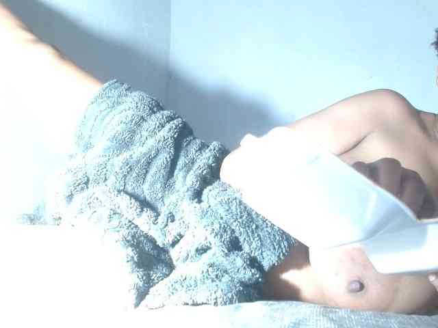 diamondboobs44dddx webcam