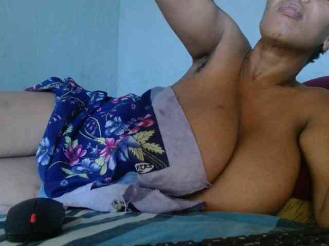 diamondboobs44dddx webcam