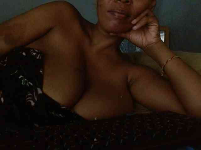 diamondboobs44dddx webcam