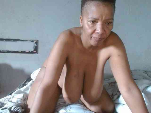 diamondboobs44dddx webcam