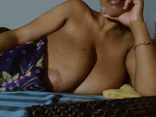 diamondboobs44dddx webcam