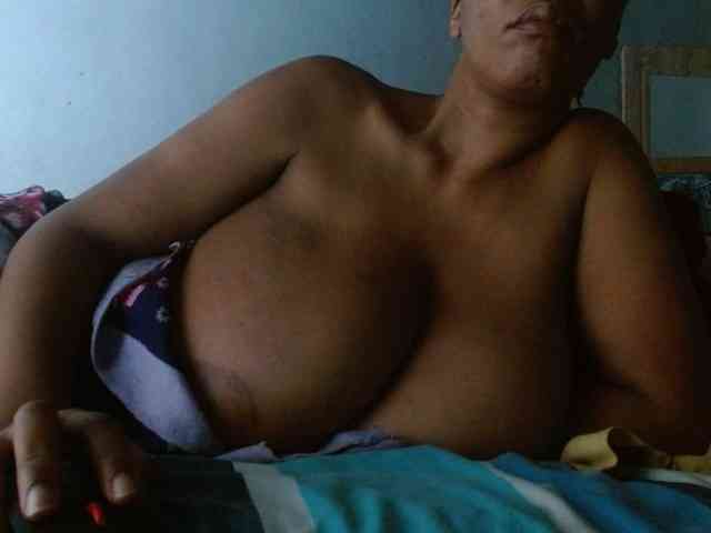 diamondboobs44dddx webcam