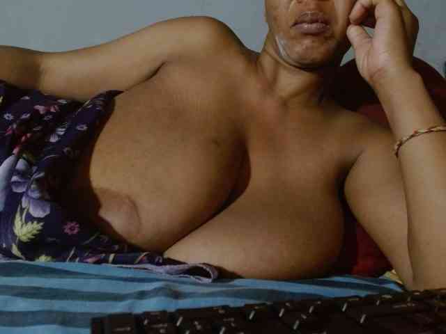 diamondboobs44dddx webcam