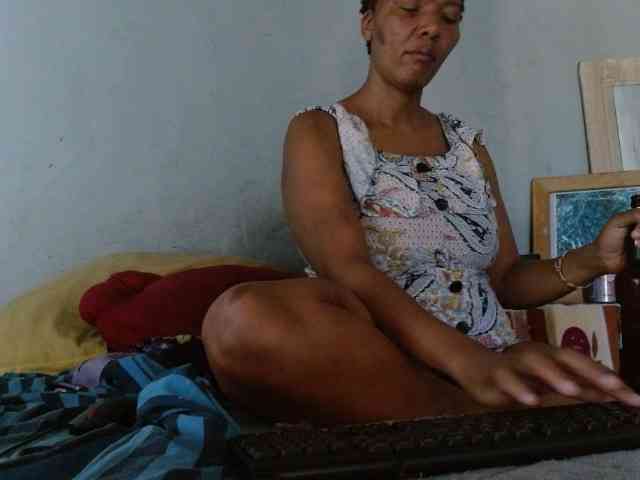 diamondboobs44dddx webcam