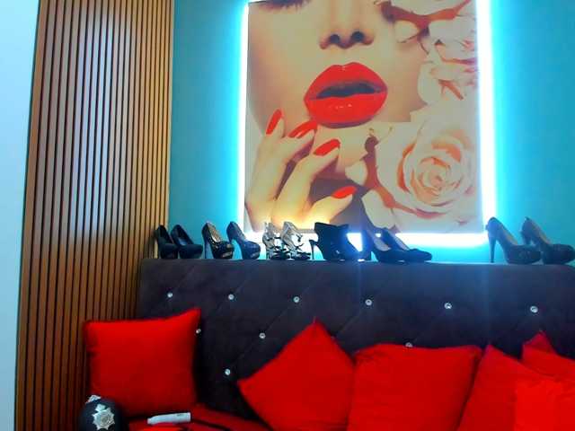 BelleInna live cam preview