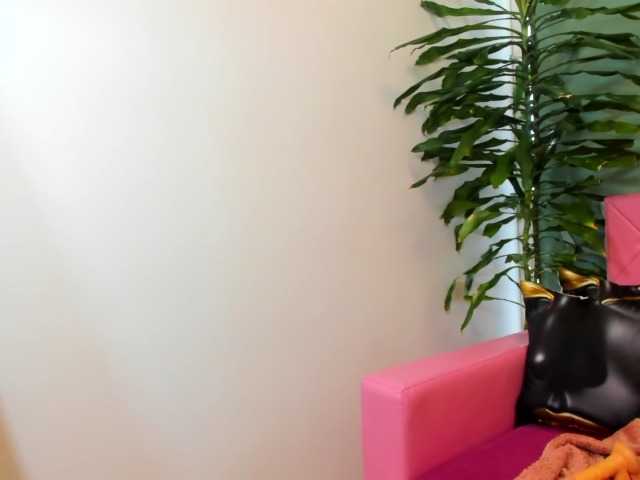 BelleInna live cam on BongaCams