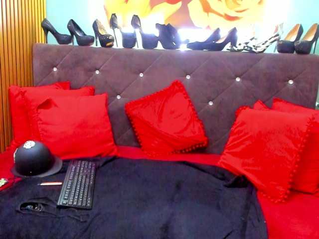 BelleInna live cam