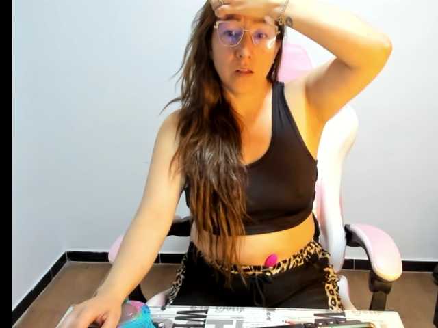 chrystal85 live cam on BongaCams