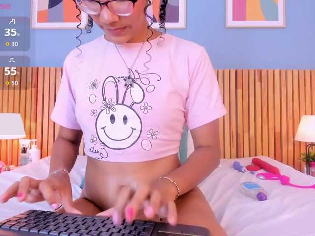 AuroraPinkk live cam on BongaCams