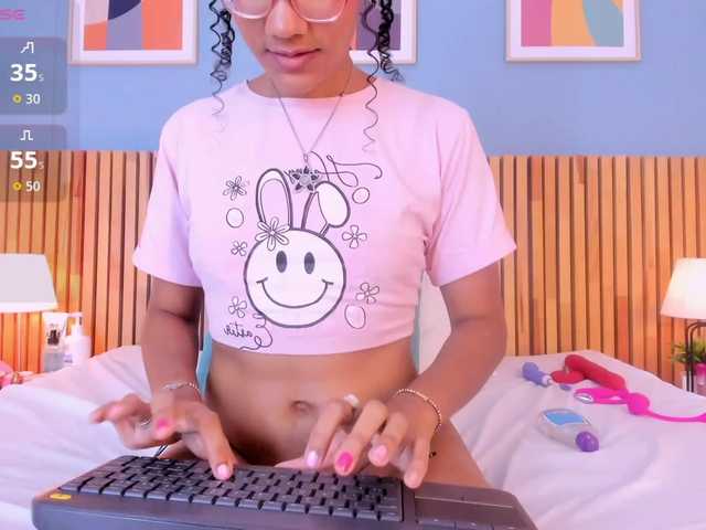 AuroraPinkk live cam on BongaCams
