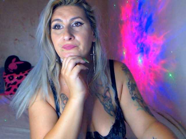 LilithGreen live cam on BongaCams