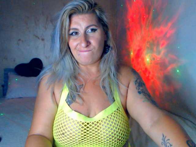 LilithGreen live webcam show