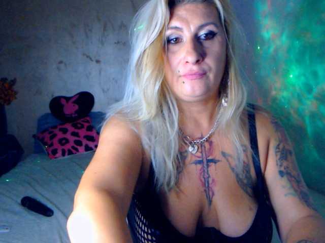 LilithGreen live cam on BongaCams