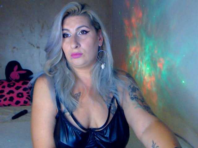 LilithGreen live webcam show