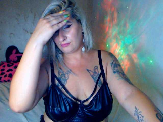LilithGreen live webcam show