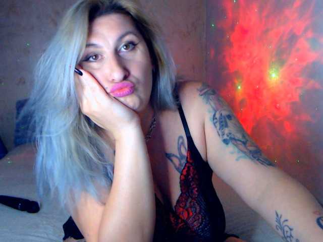 LilithGreen's BongaCams show and profile