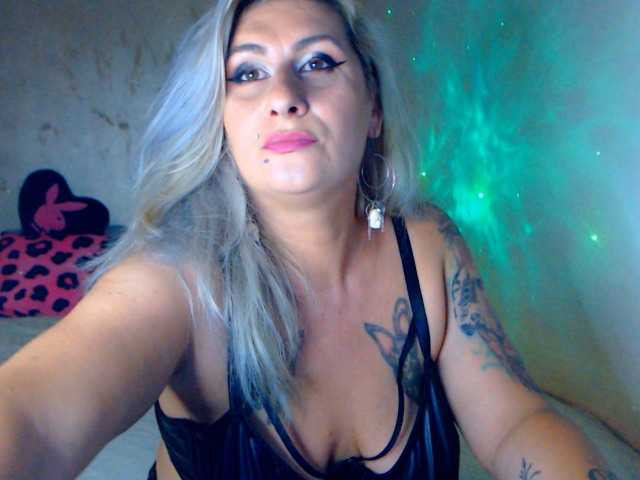 LilithGreen live webcam show