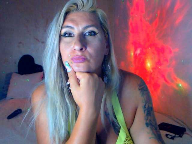 LilithGreen live cam on BongaCams