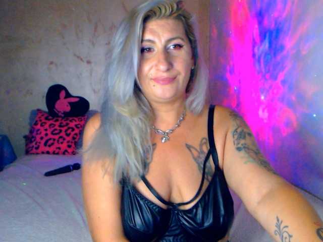 LilithGreen live cam on BongaCams