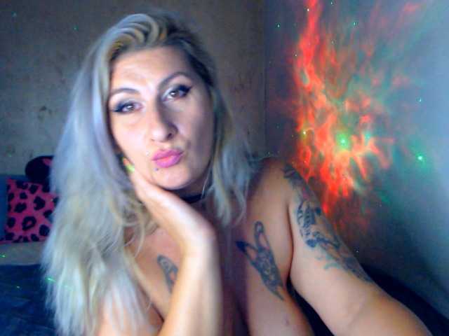 LilithGreen live cam on BongaCams