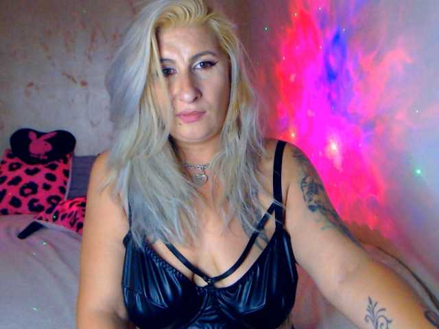 LilithGreen live cam on BongaCams