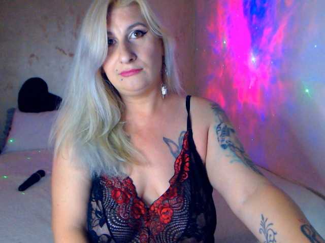 LilithGreen live cam on BongaCams