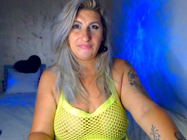 LilithGreen live webcam show