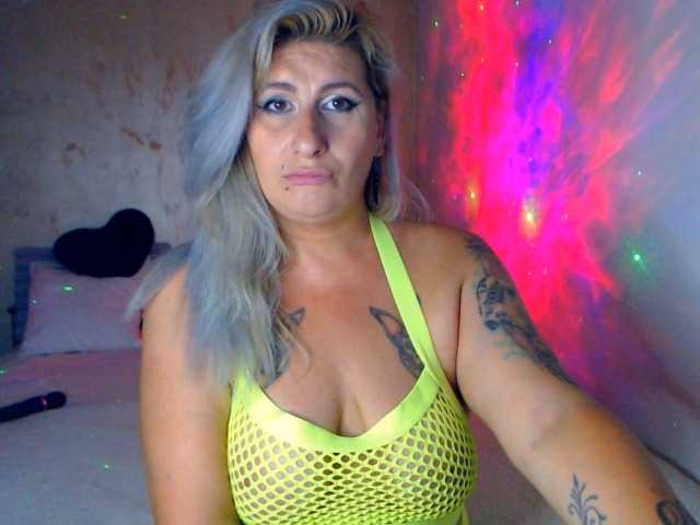 LilithGreen live webcam show