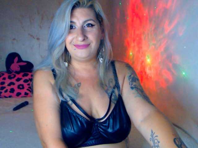 LilithGreen live webcam show