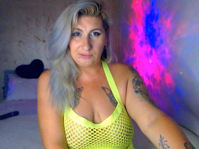 LilithGreen live webcam show