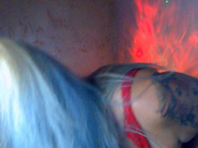 LilithGreen live webcam show