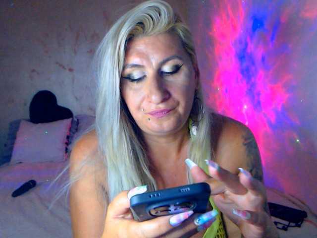 LilithGreen live cam on BongaCams