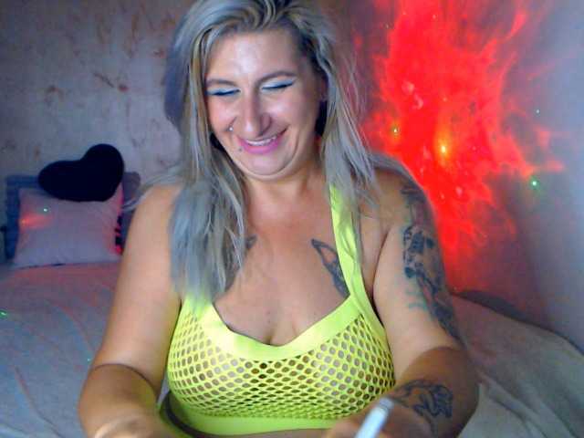 LilithGreen live webcam show