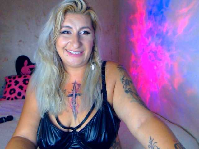 LilithGreen live cam on BongaCams