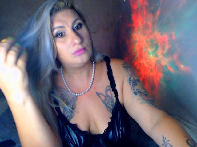 LilithGreen live cam on BongaCams