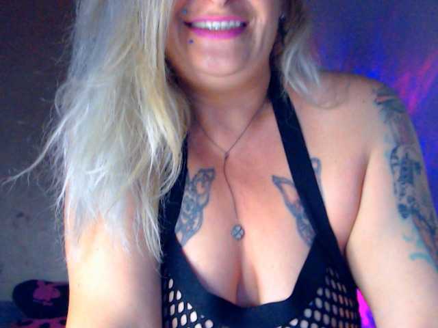 LilithGreen live cam on BongaCams