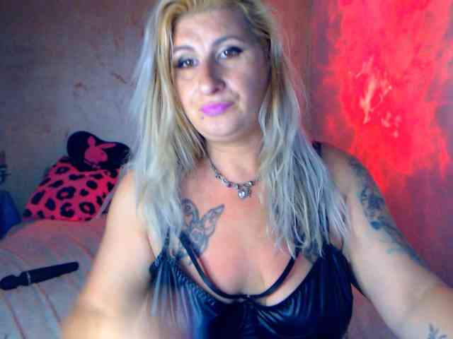LilithGreen webcam