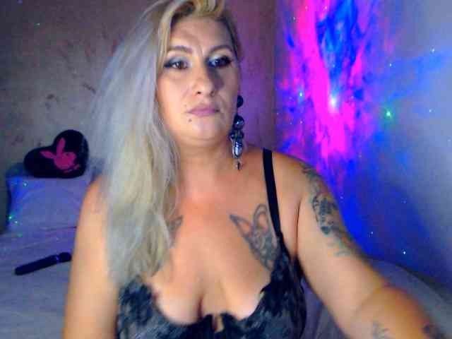 LilithGreen webcam