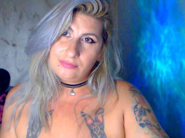 LilithGreen webcam